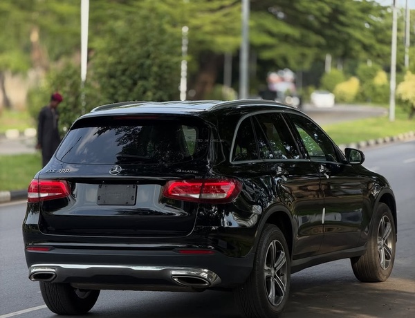 Foreign Used Mercedes Benz GLC300 2016– Super Clean Luxury SUV