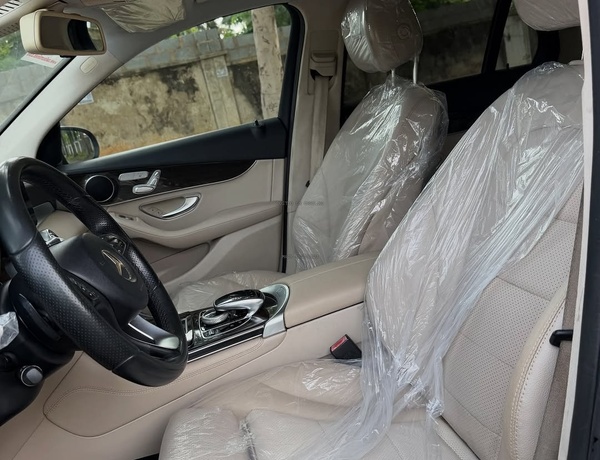 Foreign Used Mercedes Benz GLC300 2016– Super Clean Luxury SUV