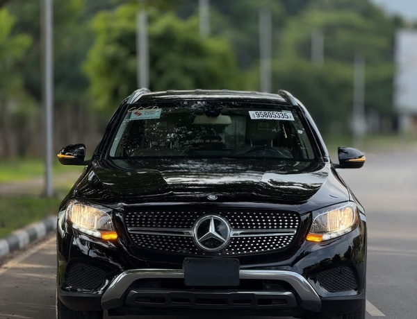 Foreign Used Mercedes Benz GLC300 2016– Super Clean Luxury SUV