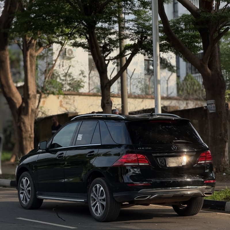 Foreign Used Mercedes Benz GLE350 2018– Super Clean Luxury SUV image