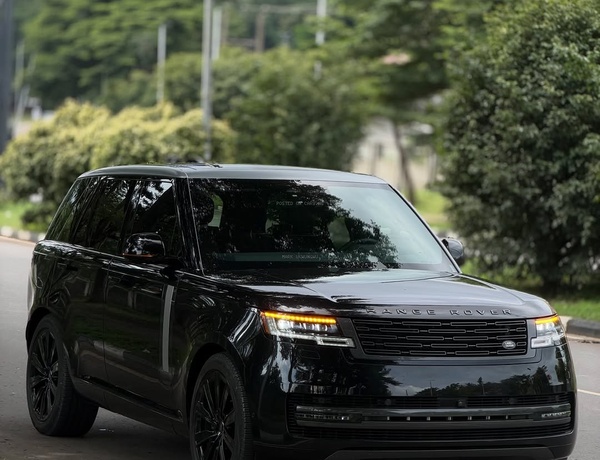 FOREIGN USED 2024 RANGE ROVER VOGUE FOR SALE