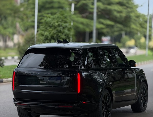 FOREIGN USED 2024 RANGE ROVER VOGUE FOR SALE