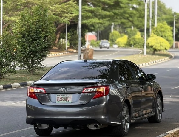  2015 TOYOTA CAMRY SE  FOREIGN USED– Engine & Gear Perfect Condition