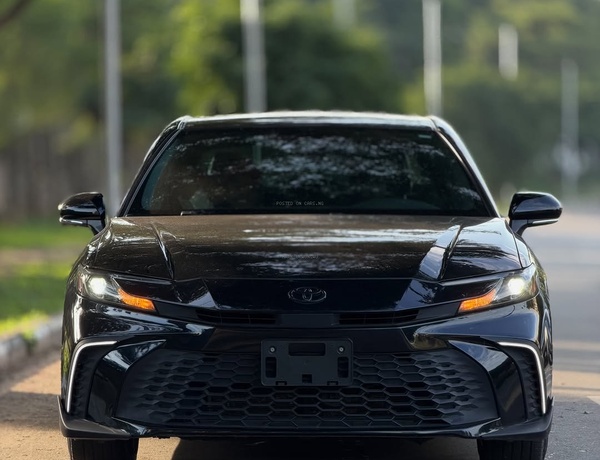 FOREIGN USED 2025 TOYOTA CAMRY SE FOR SALE
