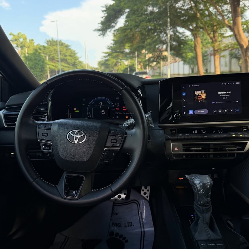 FOREIGN USED 2025 TOYOTA CAMRY SE FOR SALE image