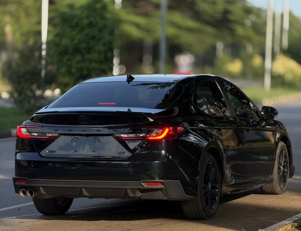 FOREIGN USED 2025 TOYOTA CAMRY SE FOR SALE