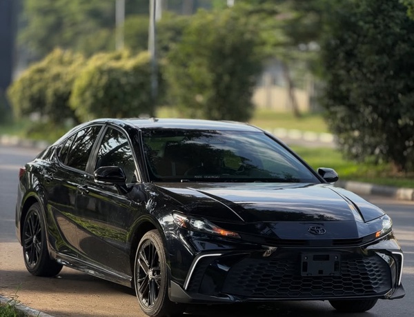 FOREIGN USED 2025 TOYOTA CAMRY SE FOR SALE