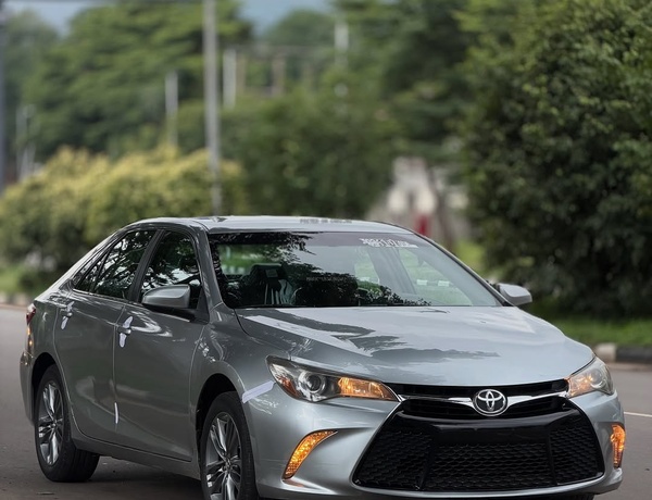 TOYOTA CAMRY SE 2016 FOR SALE