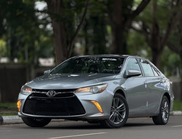 TOYOTA CAMRY SE 2016 FOR SALE