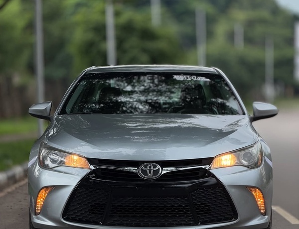 TOYOTA CAMRY SE 2016 FOR SALE