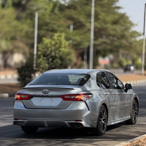Foreign Used Toyota Camry SE 2018  for Sale In Abuja