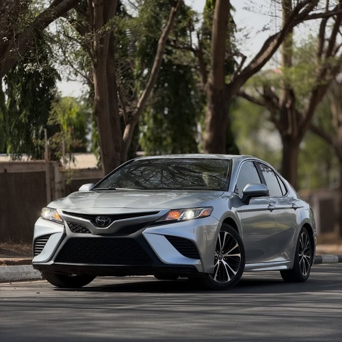 Foreign Used Toyota Camry SE 2018  for Sale In Abuja