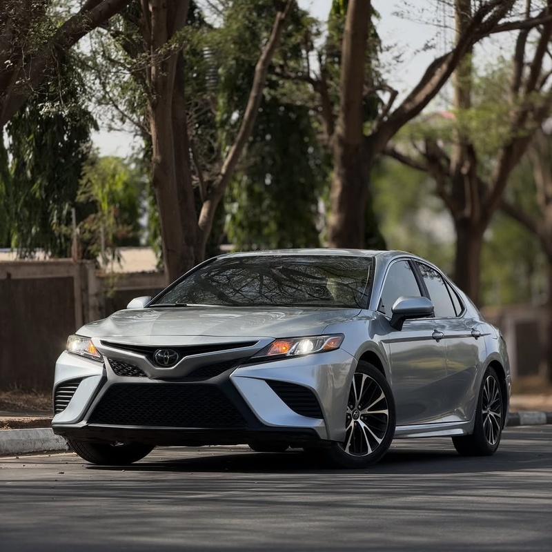 Foreign Used Toyota Camry SE 2018  for Sale In Abuja image