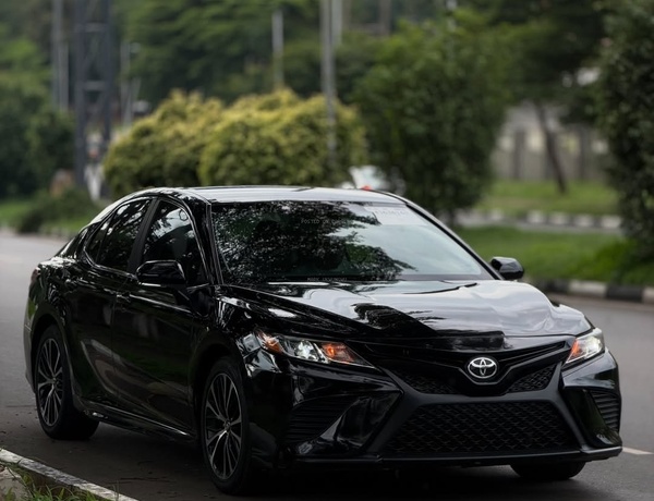 Foreign Used Toyota Camry SE 2018– Super Clean & Sharp