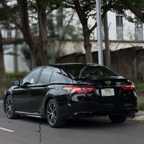 Foreign Used Toyota Camry SE 2018– Super Clean & Sharp
