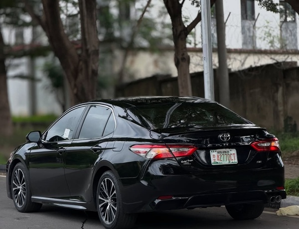 Foreign Used Toyota Camry SE 2018– Super Clean & Sharp