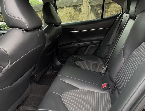 Foreign Used Toyota Camry SE 2018– Super Clean & Sharp