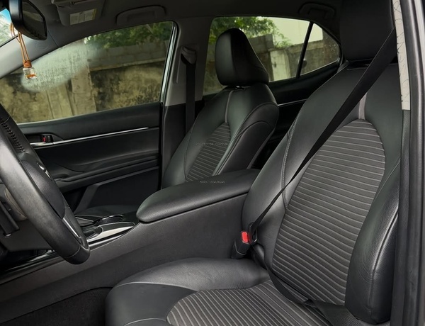 Foreign Used Toyota Camry SE 2018– Super Clean & Sharp