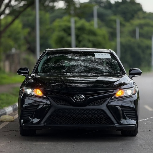 Foreign Used Toyota Camry SE 2018– Super Clean & Sharp