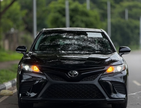 Foreign Used Toyota Camry SE 2018– Super Clean & Sharp