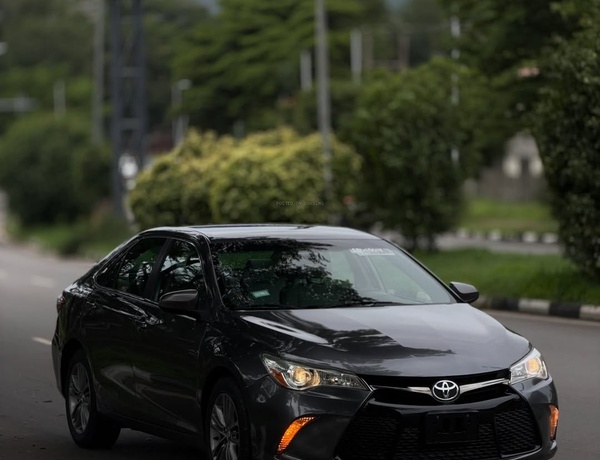 Foreign Used Toyota Camry SE 2015 – Super Clean & Sharp