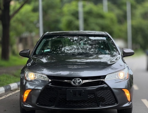 Foreign Used Toyota Camry SE 2015 – Super Clean & Sharp