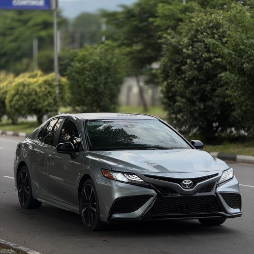 Foreign Used Toyota Camry SE 2018 – Super Clean & Sporty Sedan