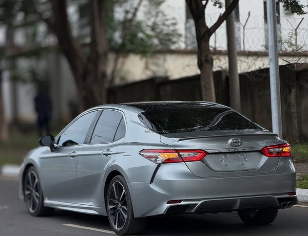 Foreign Used Toyota Camry SE 2018 – Super Clean & Sporty Sedan