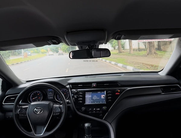 Foreign Used Toyota Camry SE 2018 – Super Clean & Sporty Sedan
