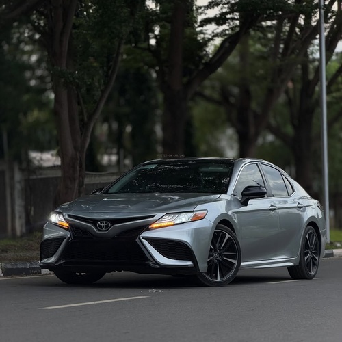 Foreign Used Toyota Camry SE 2018 – Super Clean & Sporty Sedan
