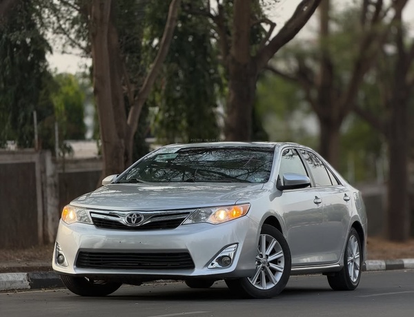Foreign Used Toyota Camry XLE 2013 for Sale In Abuja