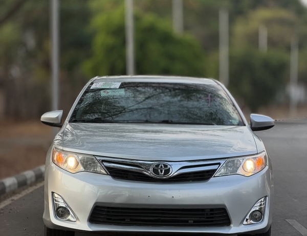 Foreign Used Toyota Camry XLE 2013 for Sale In Abuja