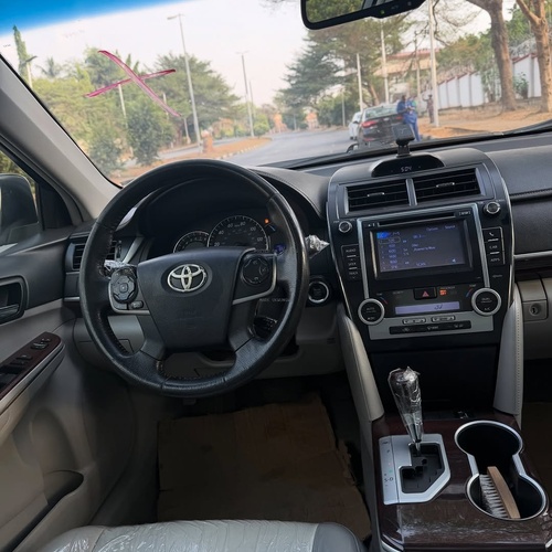 Foreign Used Toyota Camry XLE 2013 for Sale In Abuja