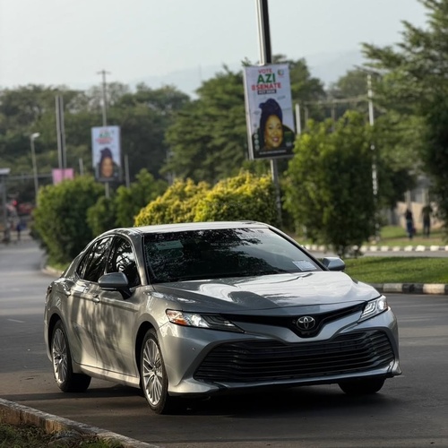 2018 TOYOTA CAMRY XLE – FOREIGN USED | FULL LUXURY SEDAN 