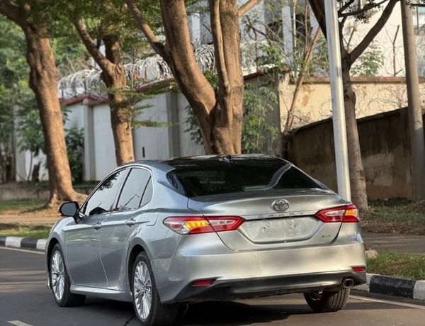 2018 TOYOTA CAMRY XLE – FOREIGN USED | FULL LUXURY SEDAN 