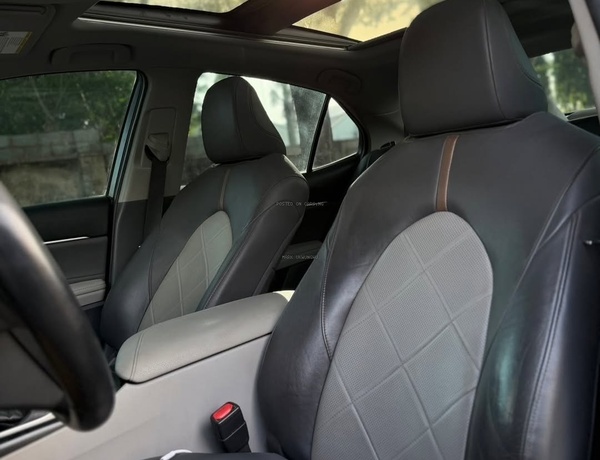 2018 TOYOTA CAMRY XLE – FOREIGN USED | FULL LUXURY SEDAN 