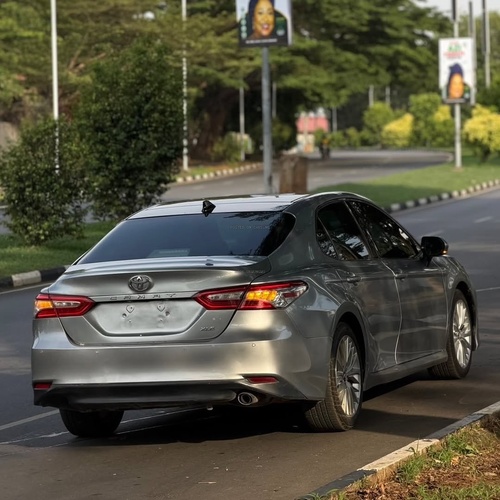 2018 TOYOTA CAMRY XLE – FOREIGN USED | FULL LUXURY SEDAN 
