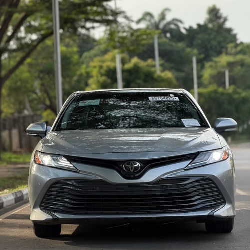 2018 TOYOTA CAMRY XLE – FOREIGN USED | FULL LUXURY SEDAN 