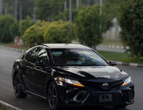 2018 TOYOTA CAMRY XSE – FOREIGN USED | SPORT LUXURY SEDAN