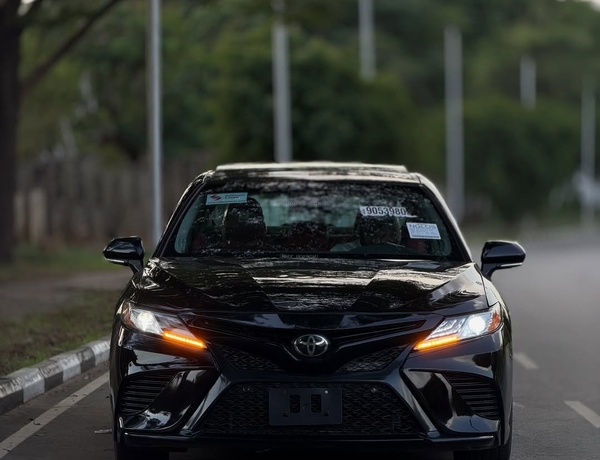 2018 TOYOTA CAMRY XSE – FOREIGN USED | SPORT LUXURY SEDAN