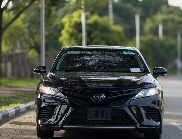 2021 TOYOTA CAMRY XSE – FOREIGN USED | PREMIUM SPORT LUXURY SEDAN