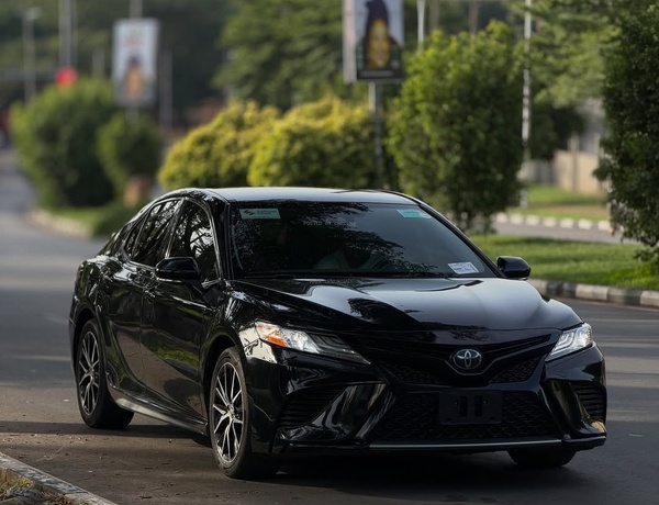 2021 TOYOTA CAMRY XSE – FOREIGN USED | PREMIUM SPORT LUXURY SEDAN