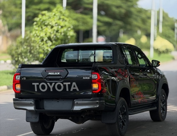 TOYOTA HILUX 2025 FOR SALE