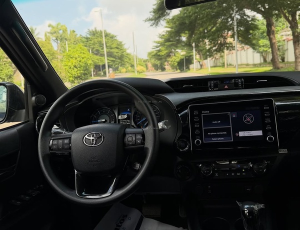 TOYOTA HILUX 2025 FOR SALE