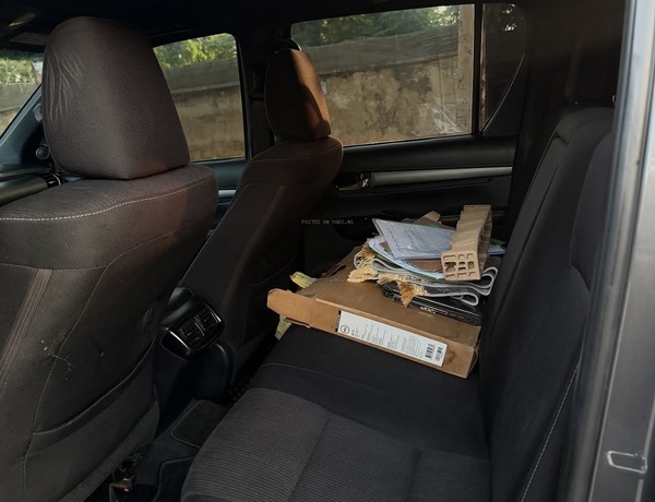 Foreign Used Toyota Hilux 2022– Super Clean & Rugged Pickup