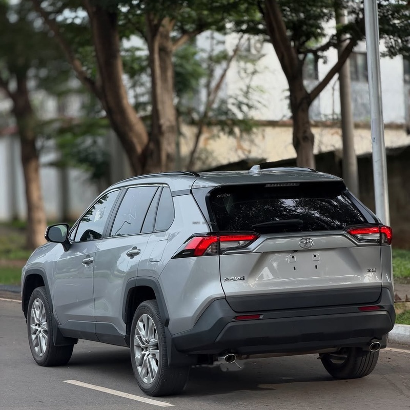 FOREIGN USED 2024 TOYOTA RAV4 FOR SALE image