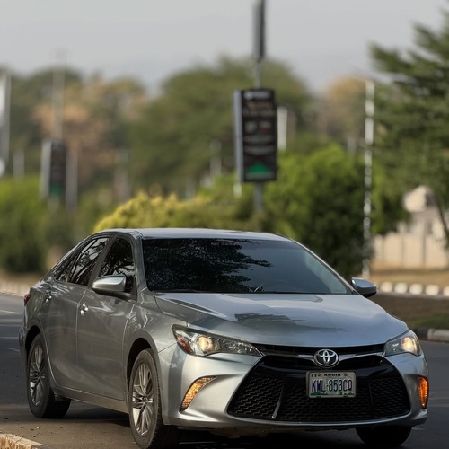 Extremely Super Clean Toyota Camry SE 2016 for Sale In Abuja
