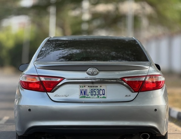 Extremely Super Clean Toyota Camry SE 2016 for Sale In Abuja