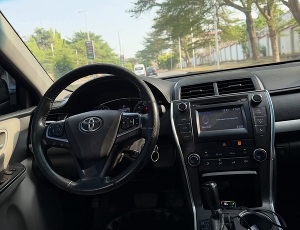 Extremely Super Clean Toyota Camry SE 2016 for Sale In Abuja