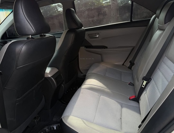 Extremely Super Clean Toyota Camry SE 2016 for Sale In Abuja